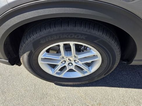 Used 2025 Ford Explorer Active w/ Active Comfort Package image 21