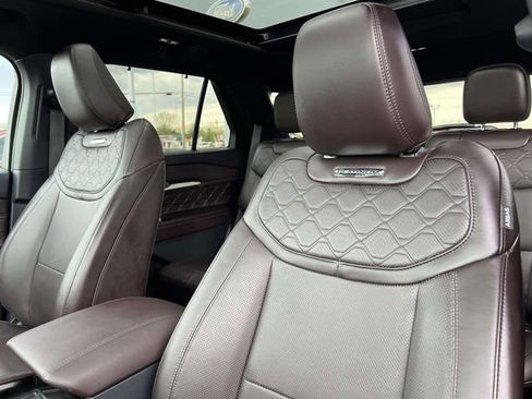Used 2025 Ford Explorer Platinum w/ LUX Leather Package image 25