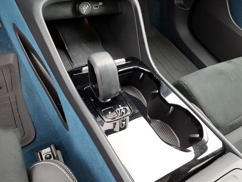 Used 2023 Volvo C40 P8 Recharge Ultimate image 18