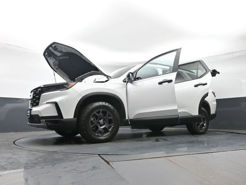 Certified 2023 Honda Pilot TrailSport image 46