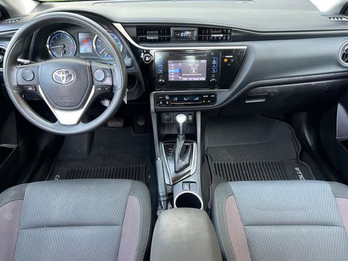Used 2017 Toyota Corolla LE image 3