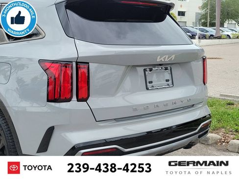 Used 2022 Kia Sorento SX FWD image 17