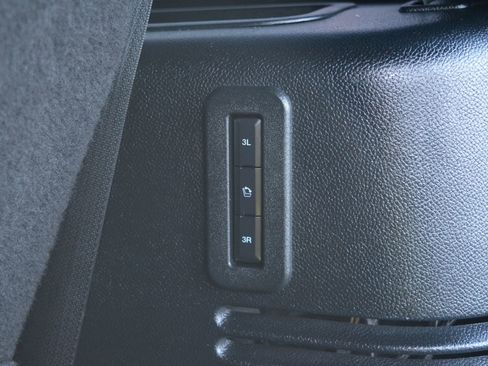 Used 2016 Ford Expedition Limited image 13