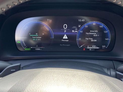 Used 2025 Toyota Crown Signia XLE image 37