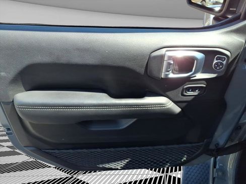 Used 2022 Jeep Wrangler Unlimited Sahara w/ Cold Weather Group image 18