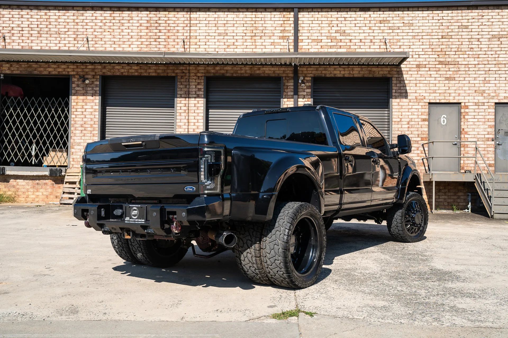 Used 2022 Ford F450 Platinum w/ FX4 Off-Road Package AWD/4WD image 2