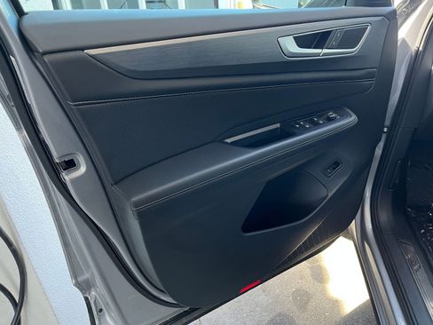 Used 2025 Volkswagen Atlas Cross Sport SE image 20