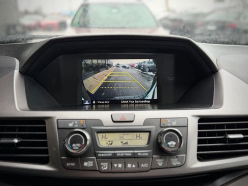 Used 2017 Honda Odyssey Touring Elite image 16