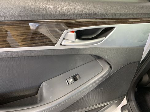 Used 2017 Genesis G80 3.8 AWD/4WD image 30