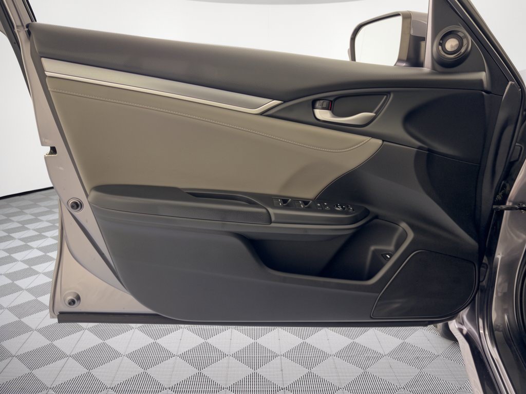 Used 2016 Honda Civic Touring image 14