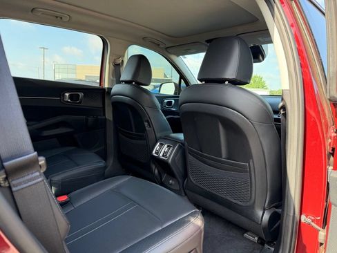 Certified 2025 Kia Sorento EX w/ Panoramic Sunroof Package FWD image 28