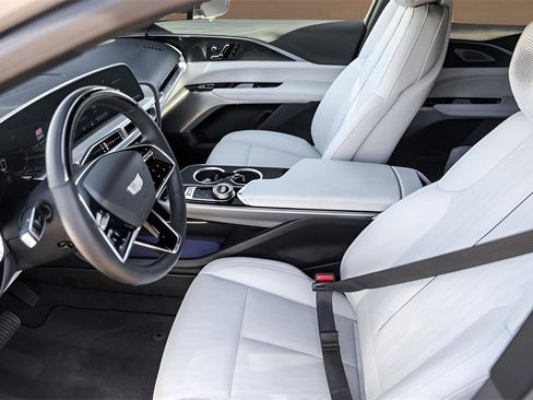 Certified 2024 Cadillac Lyriq Sport image 8