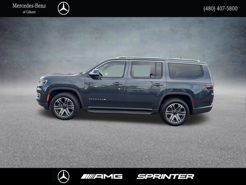 Used 2022 Jeep Wagoneer Series III AWD/4WD image 2