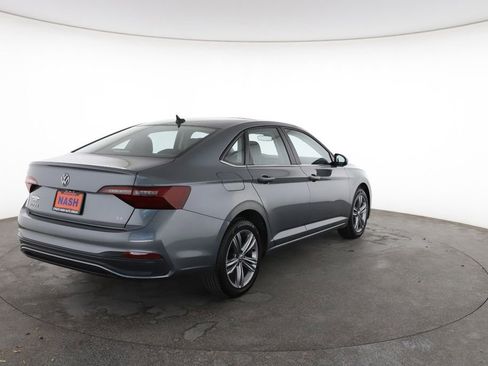 Used 2024 Volkswagen Jetta SE image 12