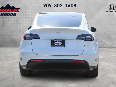 Used 2022 Tesla Model Y Long Range image 5