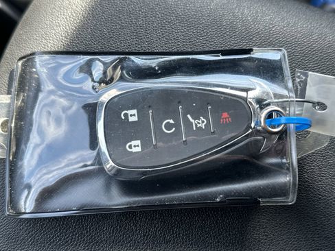 Used 2021 Chevrolet Equinox LT image 34