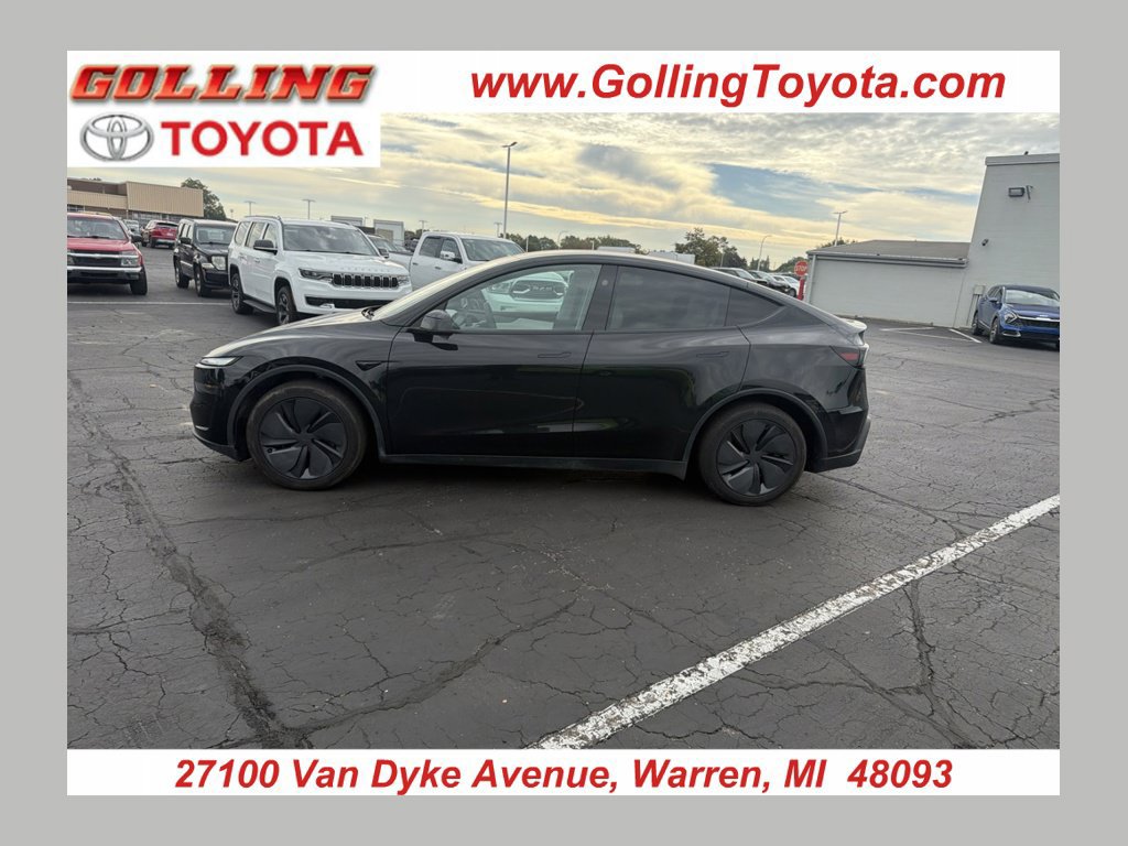 Used 2026 Tesla Model Y AWD image 1