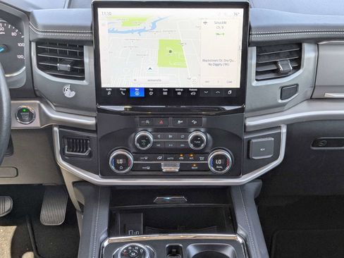 Used 2024 Ford Expedition XLT AWD/4WD image 17