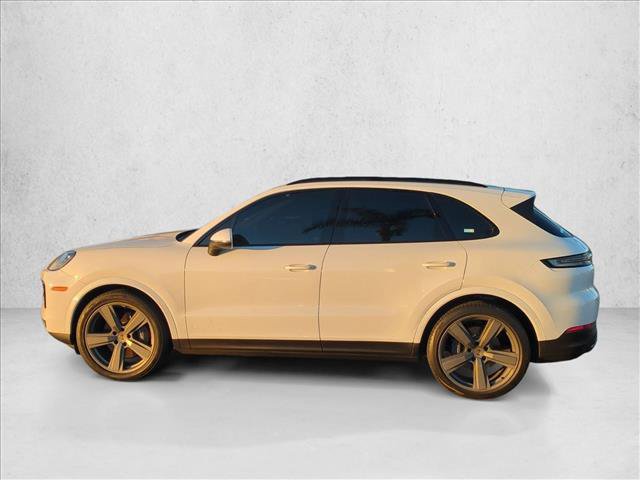 Used 2024 Porsche Cayenne AWD/4WD image 8