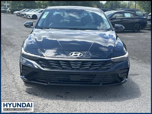 New 2026 Hyundai Elantra Limited FWD image 2
