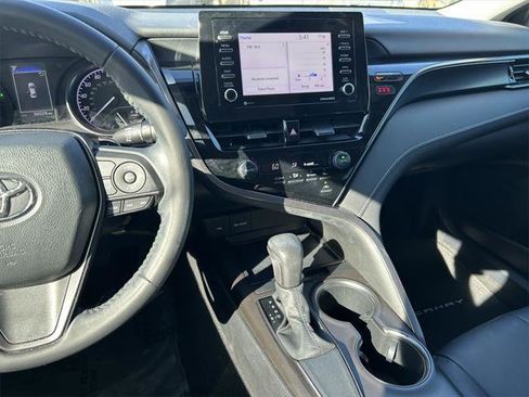 Certified 2021 Toyota Camry SE image 16