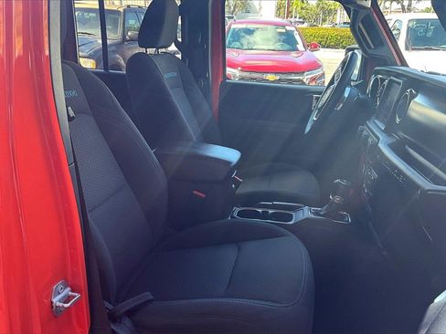 Used 2023 Jeep Wrangler Unlimited Rubicon 4xe image 22