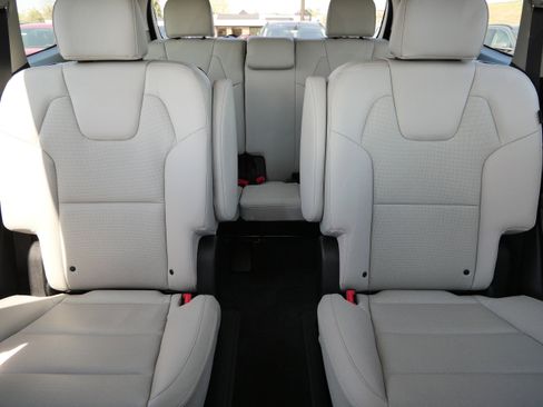 Used 2023 Kia Telluride S FWD image 13