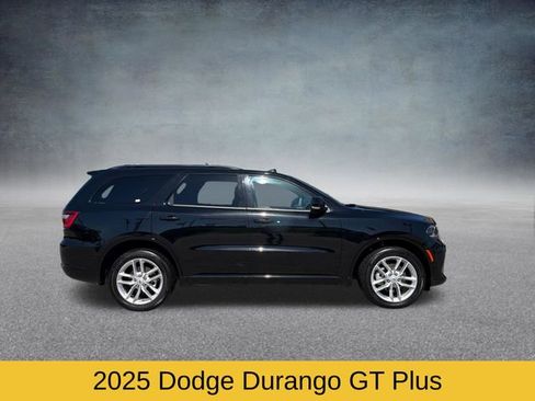Used 2025 Dodge Durango GT image 3