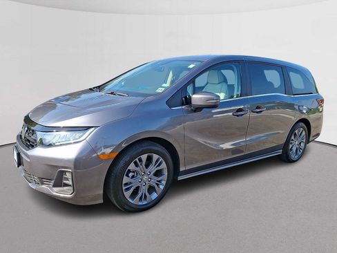 Certified 2025 Honda Odyssey Touring image 5