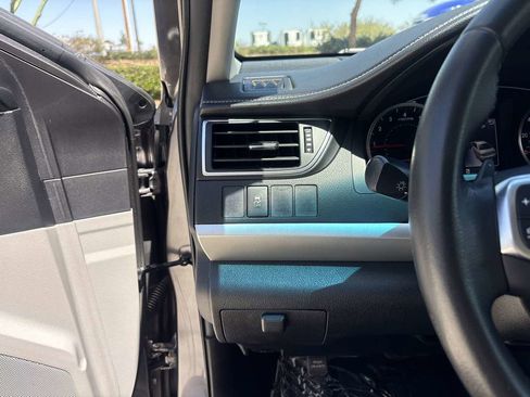 Used 2016 Toyota Camry SE FWD image 20