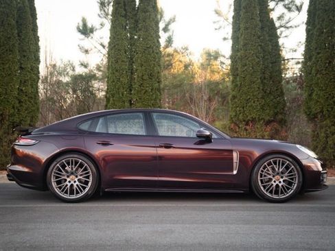 Used 2023 Porsche Panamera 4 Platinum Edition image 8
