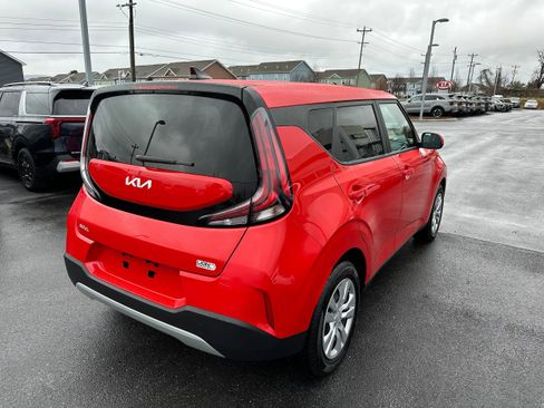 Used 2023 Kia Soul LX image 5