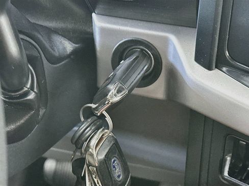 Used 2022 Ford F150 XL w/ Equipment Group 101A High RWD image 17