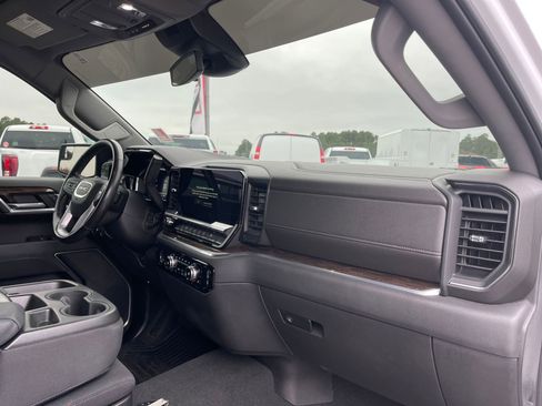 Used 2022 GMC Sierra 1500 Elevation image 31