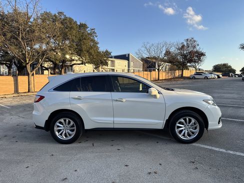 Used 2016 Acura RDX w/ Technology Package image 2