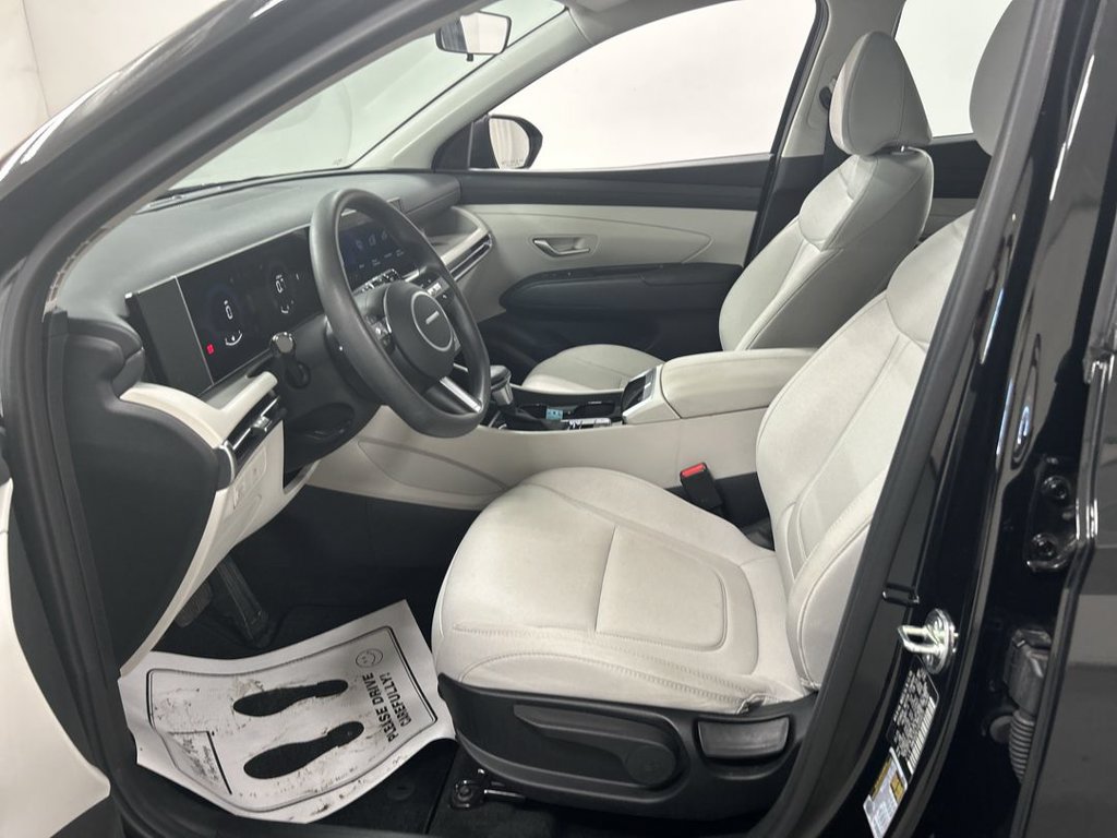 Used 2025 Hyundai Tucson SE AWD/4WD image 9