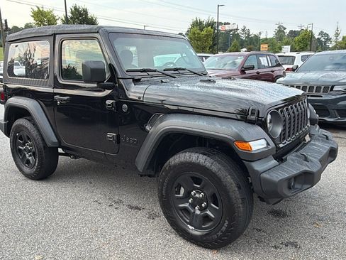 Used 2025 Jeep Wrangler Sport AWD/4WD image 5