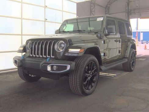 Used 2023 Jeep Wrangler Unlimited Sahara AWD/4WD image 2