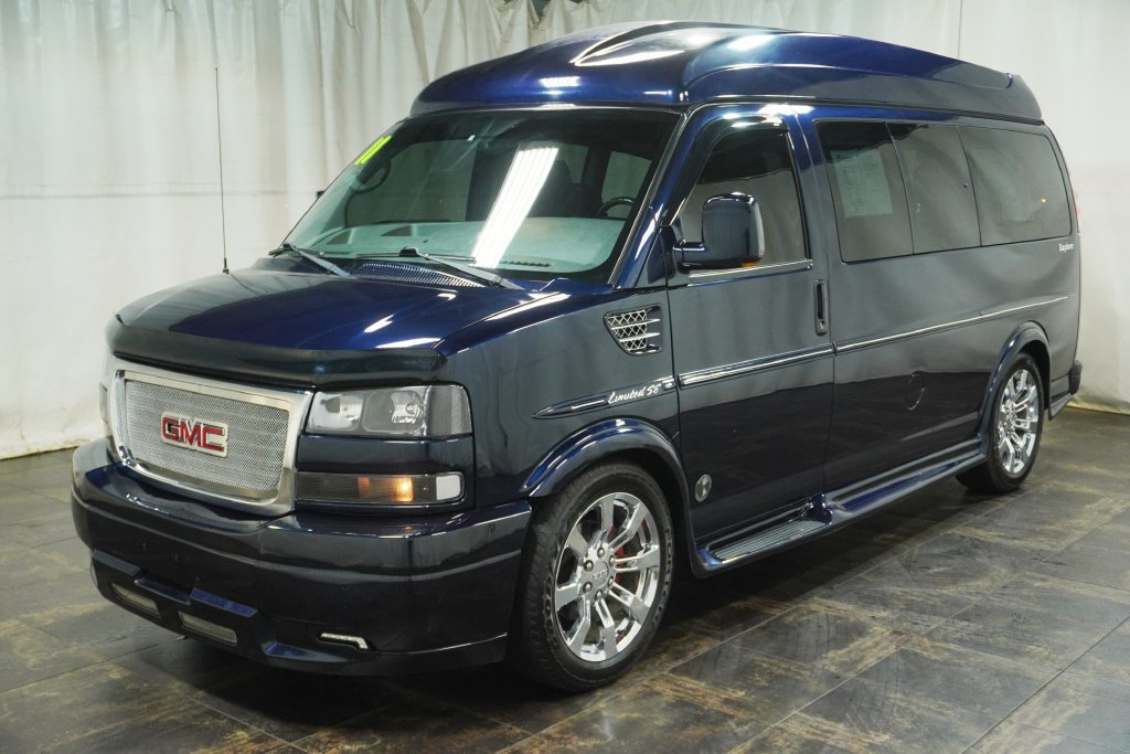Used 2011 GMC Savana 1500 LT w/ LT Preferred Equipment Group AWD/4WD image 2