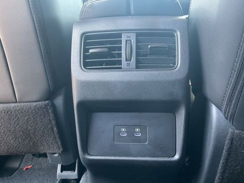 Used 2025 Nissan Rogue SV FWD image 11