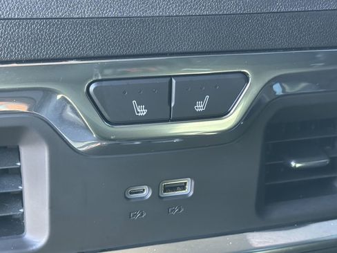 Used 2024 GMC Sierra 2500 Denali w/ Denali Reserve Package image 22