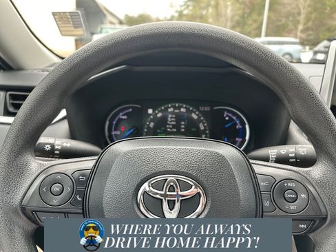 Used 2024 Toyota RAV4 LE image 12