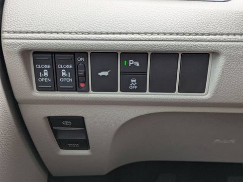 Certified 2025 Honda Odyssey Touring image 23