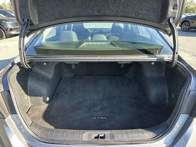 Used 2025 Nissan Altima 2.5 SV FWD image 11