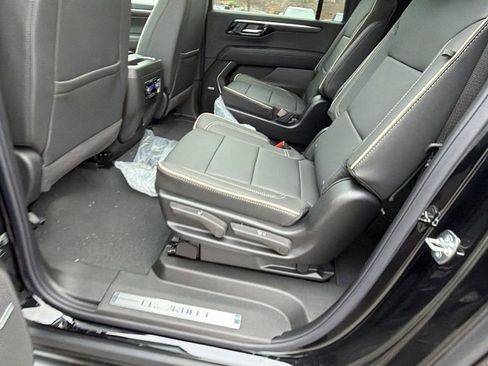 New 2026 Chevrolet Suburban Premier image 18