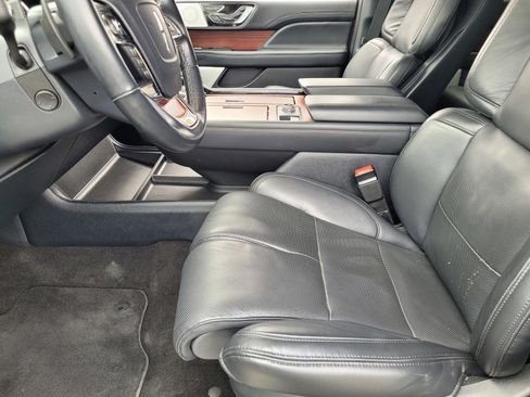 Used 2023 Lincoln Navigator Reserve image 21
