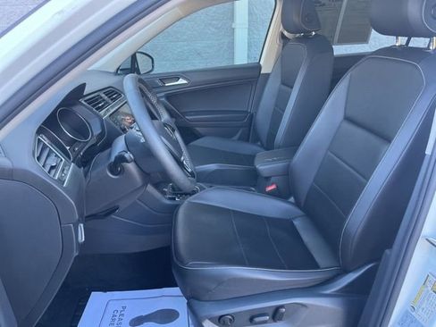 Used 2021 Volkswagen Tiguan SE image 25
