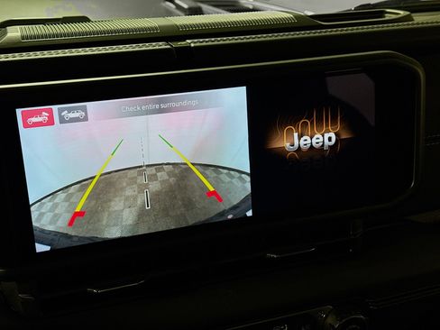 Used 2024 Jeep Wrangler Unlimited Rubicon 4xe AWD/4WD image 3