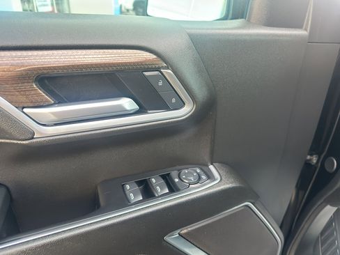 Used 2025 Chevrolet Silverado 1500 LT image 13