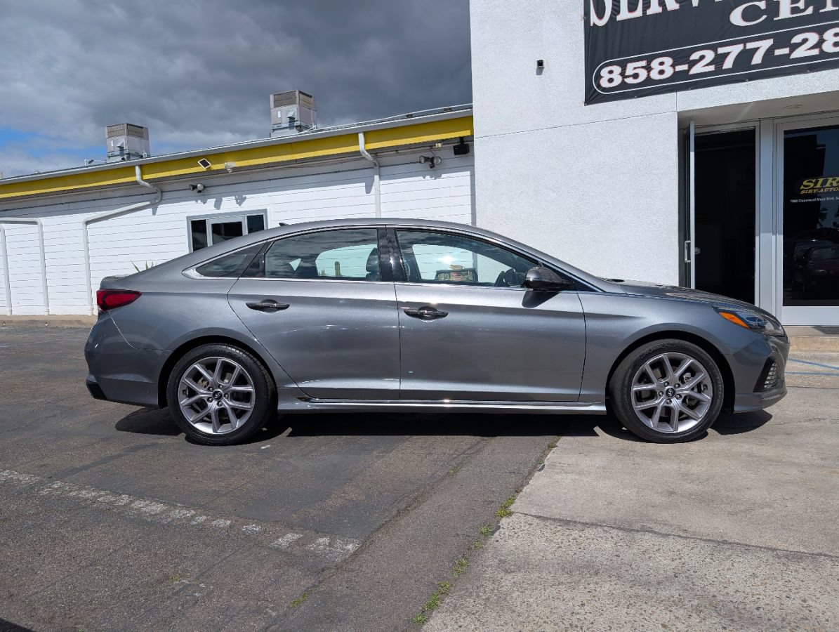 Used 2019 Hyundai Sonata Limited w/ Cargo Package FWD image 6